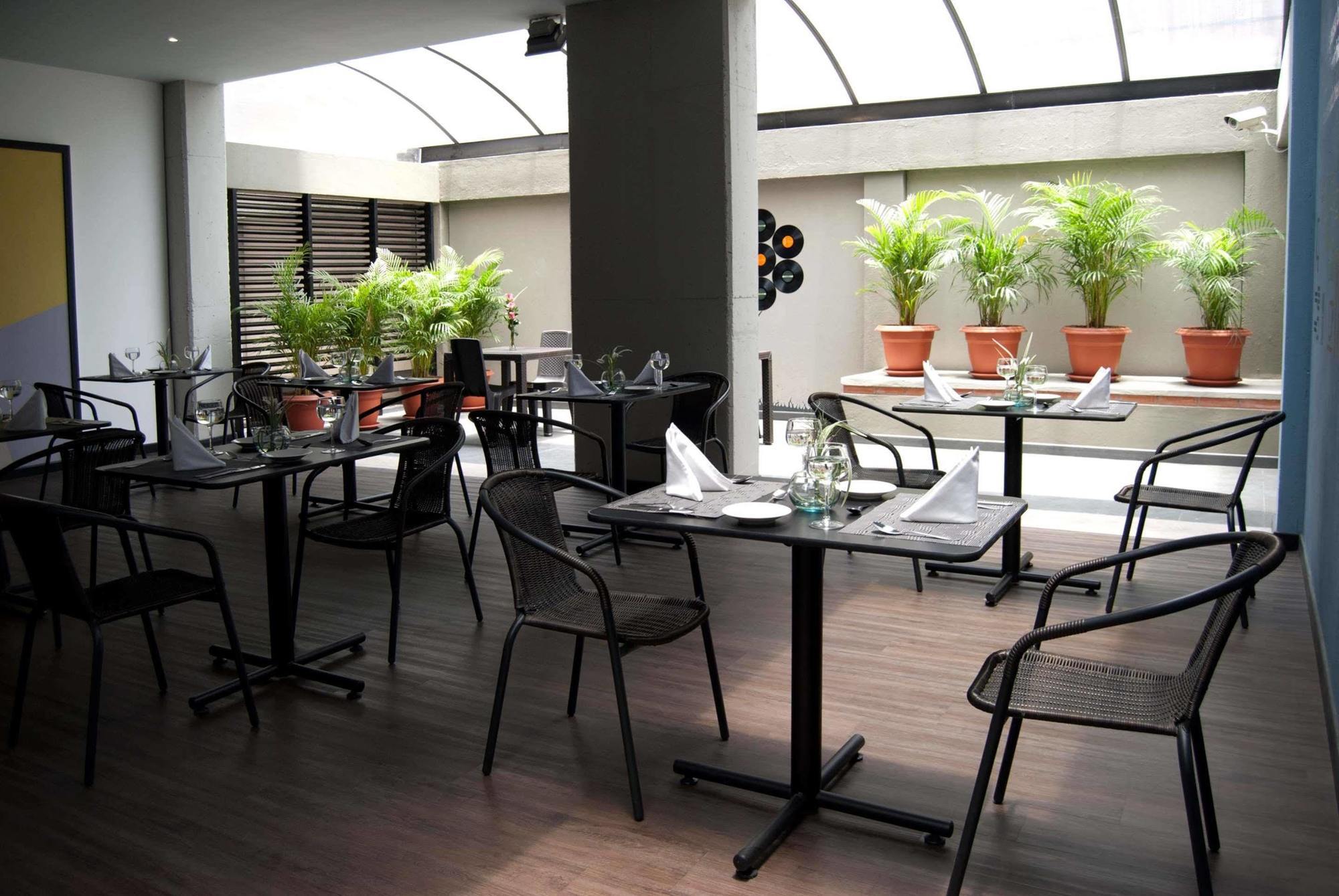 Best Western Calleja Suites Bogota Bagian luar foto